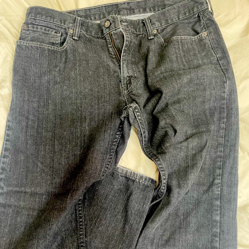 Levi’s black 514 jeans.